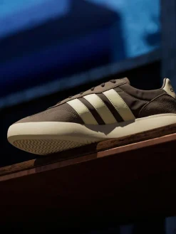 Best adidas Barreda Decode Trainers Brown