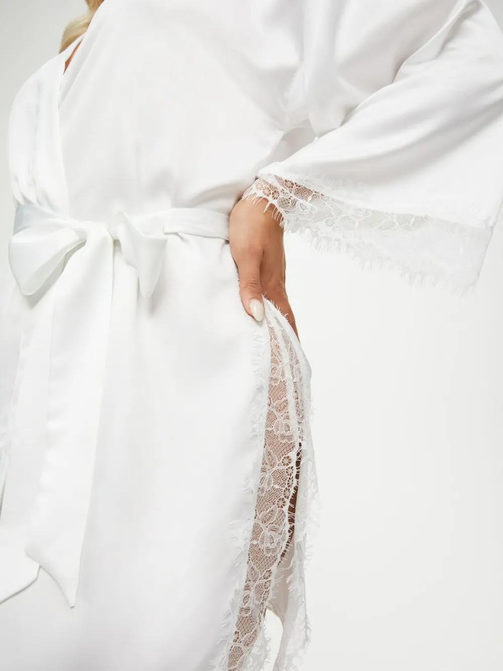 Clearance Ann Summers Satin Cherryann Robe Dressing Gown White