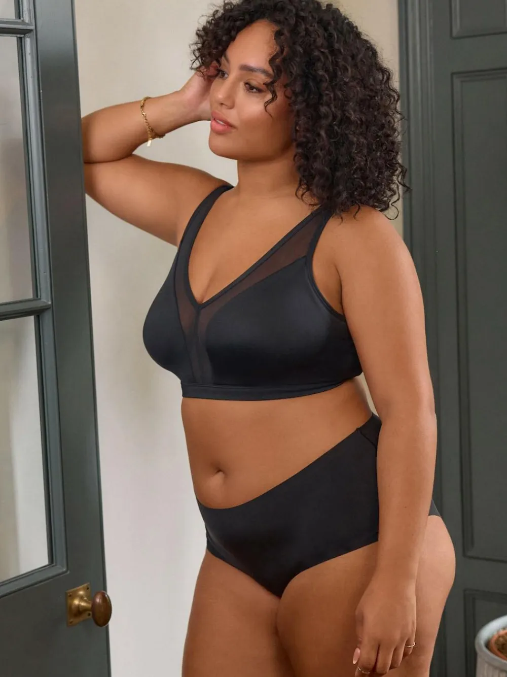 Outlet Next B-H Total Support Non Wire Ultimate Comfort Bra Black
