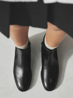 Sale Next Black Leather Standard/Wide Fit Forever Comfort® Chelsea Ankle Boots