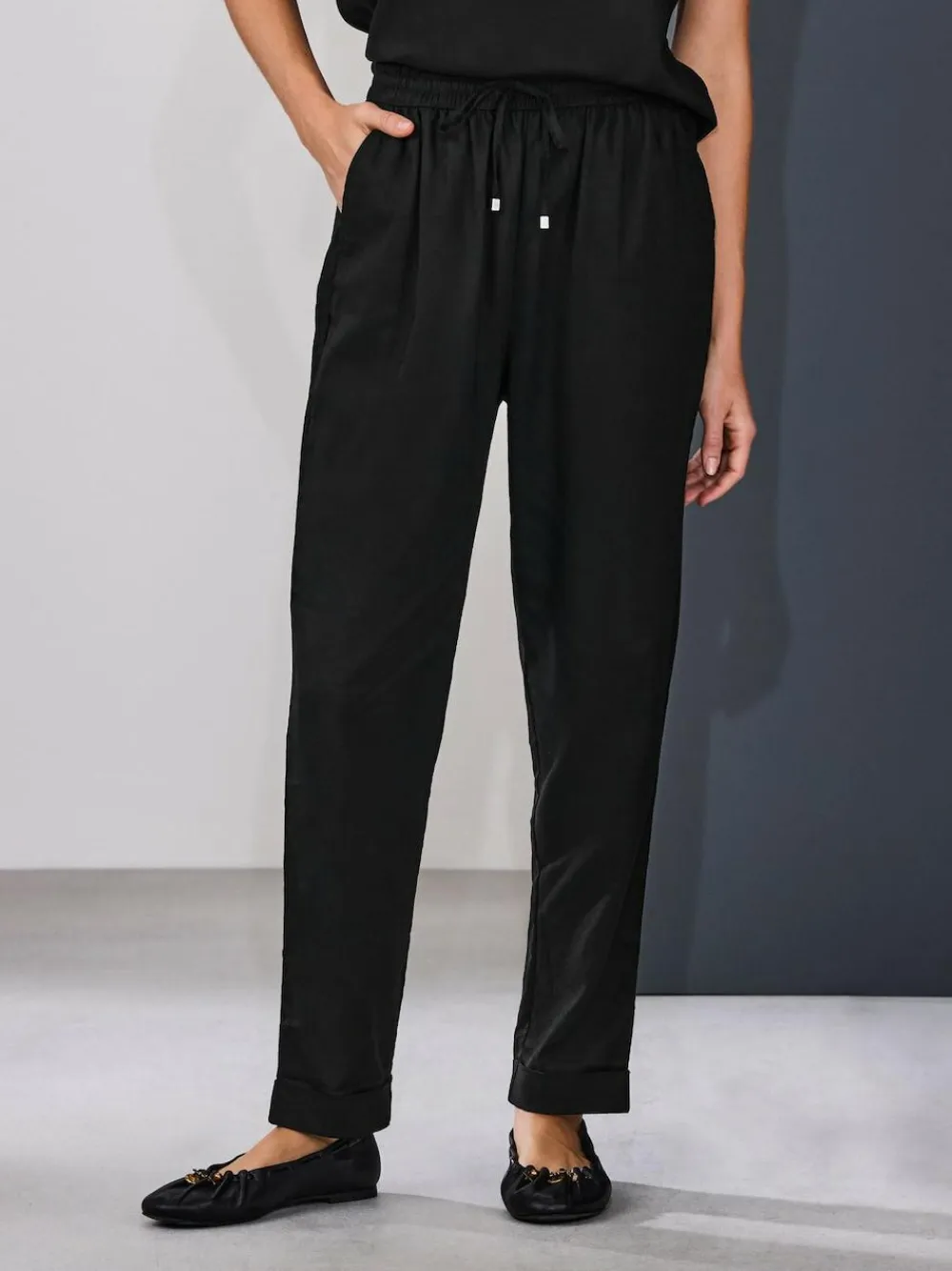 Next Pull On Tapered Trousers With Linen^Women Pants