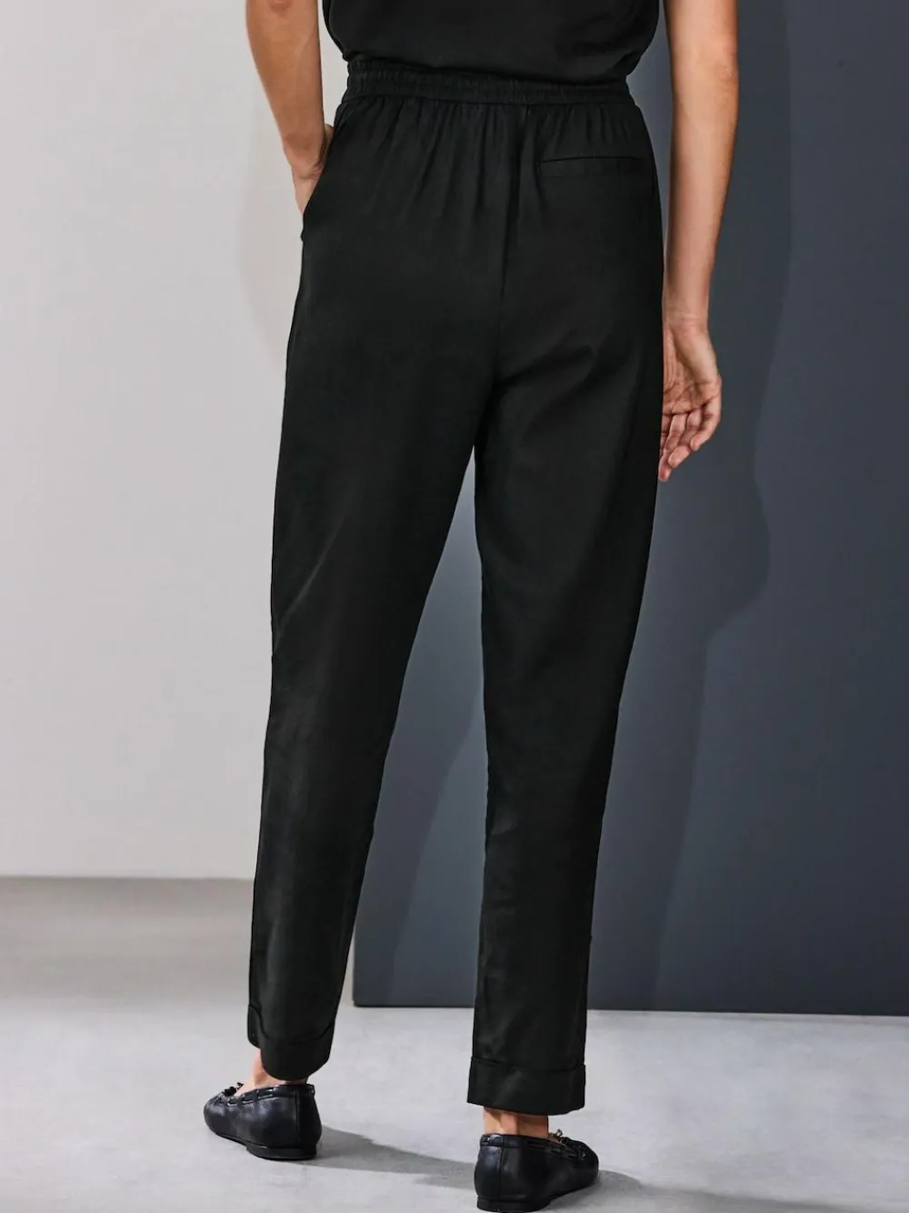 Next Pull On Tapered Trousers With Linen^Women Pants