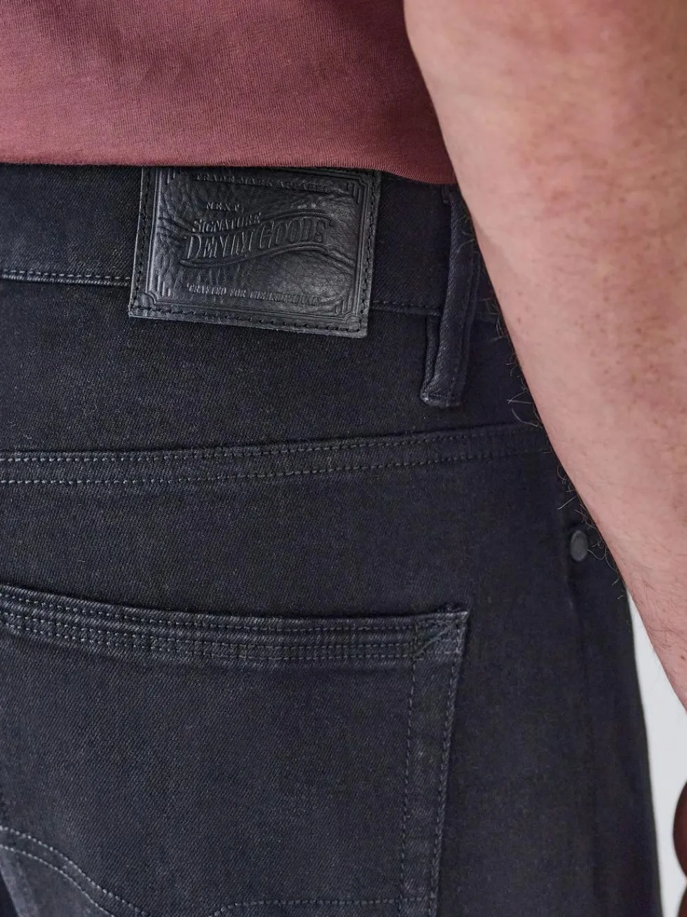 Next Relaxed Fit Motionflex Jeans Black