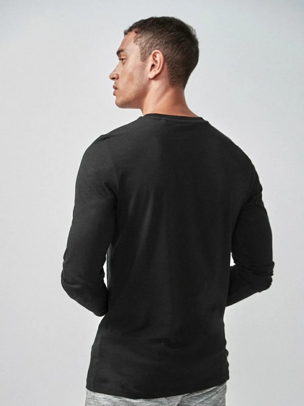 Next Slim Fit Long Sleeve Crew Neck T-Shirt Black
