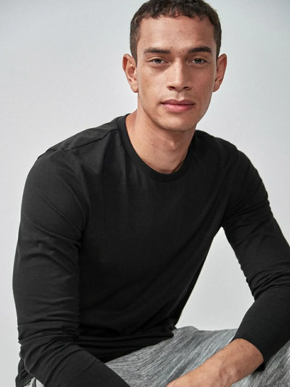 Next Slim Fit Long Sleeve Crew Neck T-Shirt Black