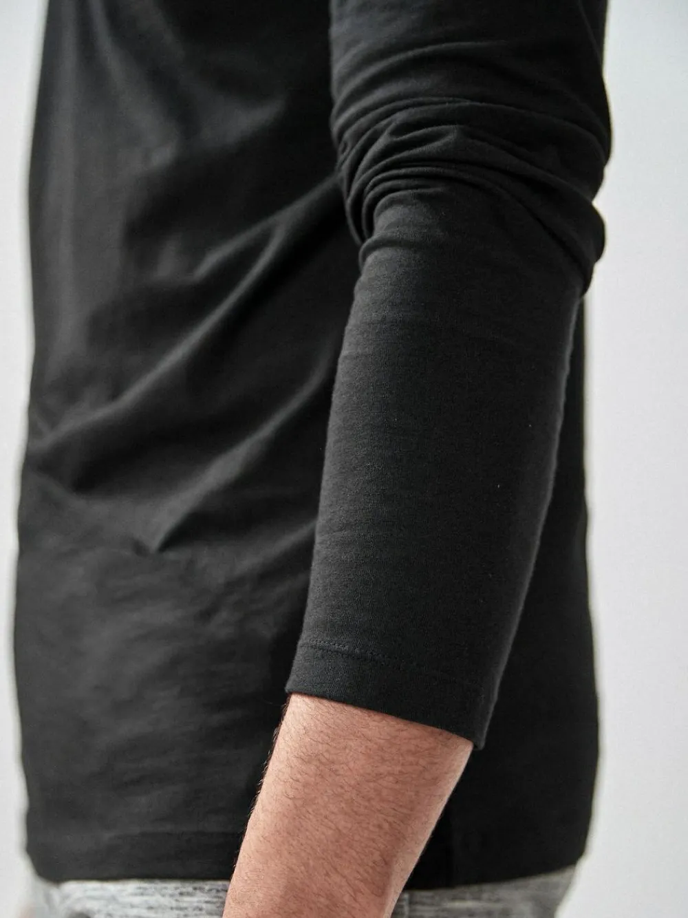 Next Slim Fit Long Sleeve Crew Neck T-Shirt Black