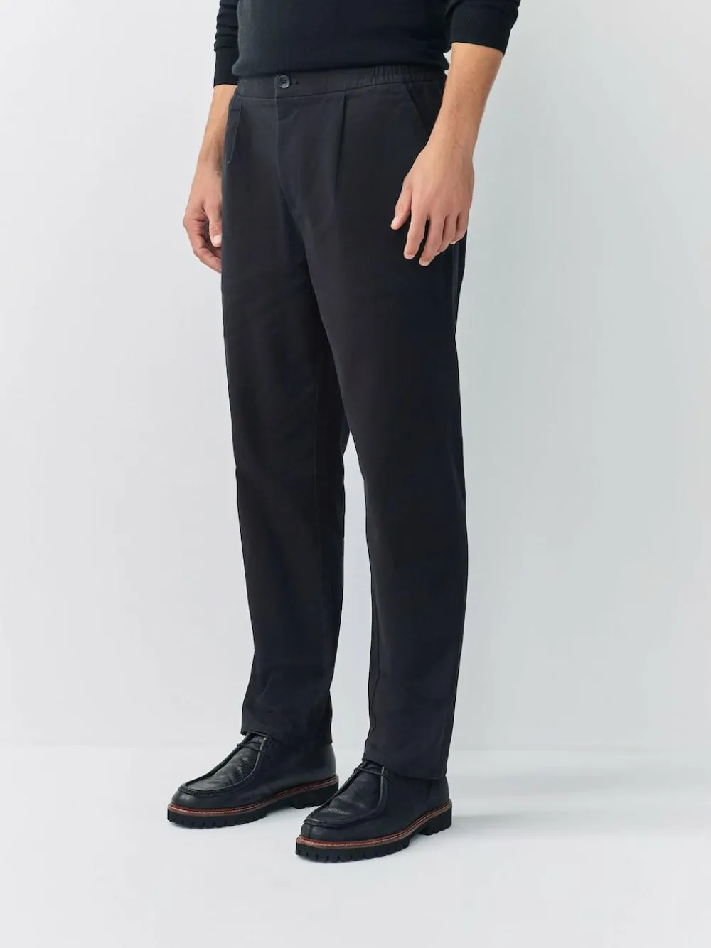 Sale Next Straight Fit Pleated Stretch Chinos Trousers With Elasticated Waist Black