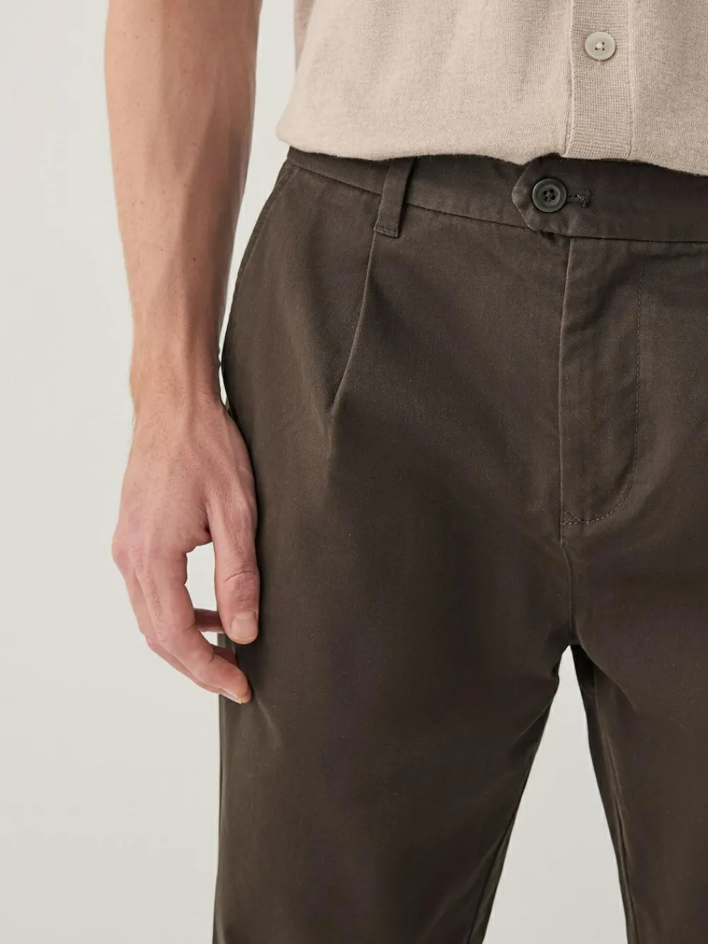 Discount Next Regular Tapered Fit Single Pleated Stretch Chinos Trousers Brown