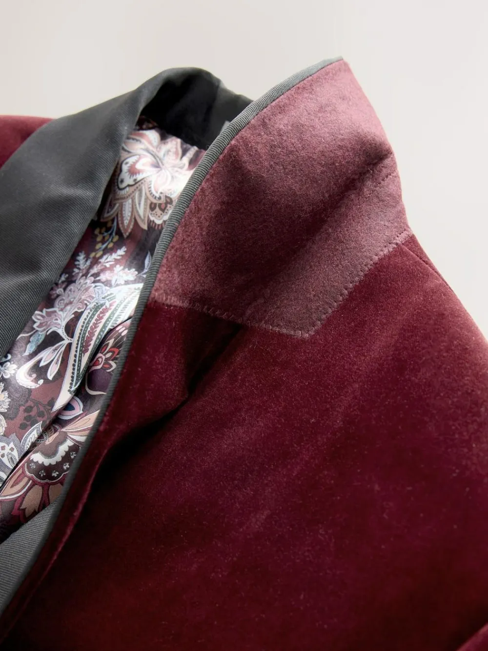 Next Slim Fit Signature Pontoglio Italian Velvet Blazer With Shawl Lapel^ Blazers & Formal Jackets