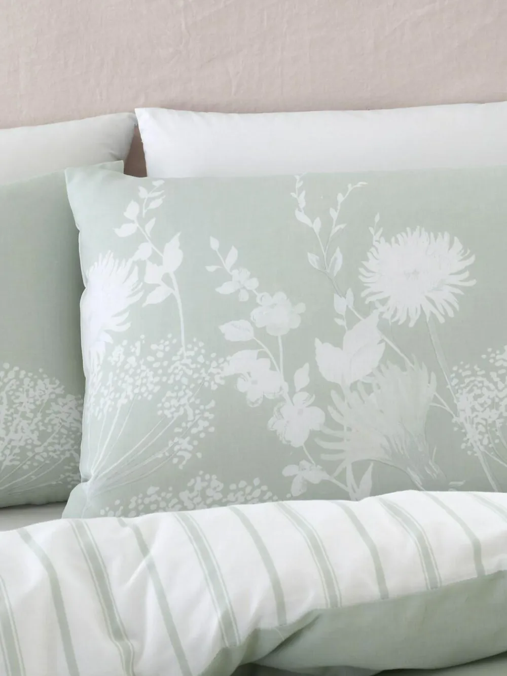 Catherine Lansfield Green/White Meadowsweet Floral Reversible Duvet Cover Set^ Branded Bedlinen|Bedsets & Duvet Covers