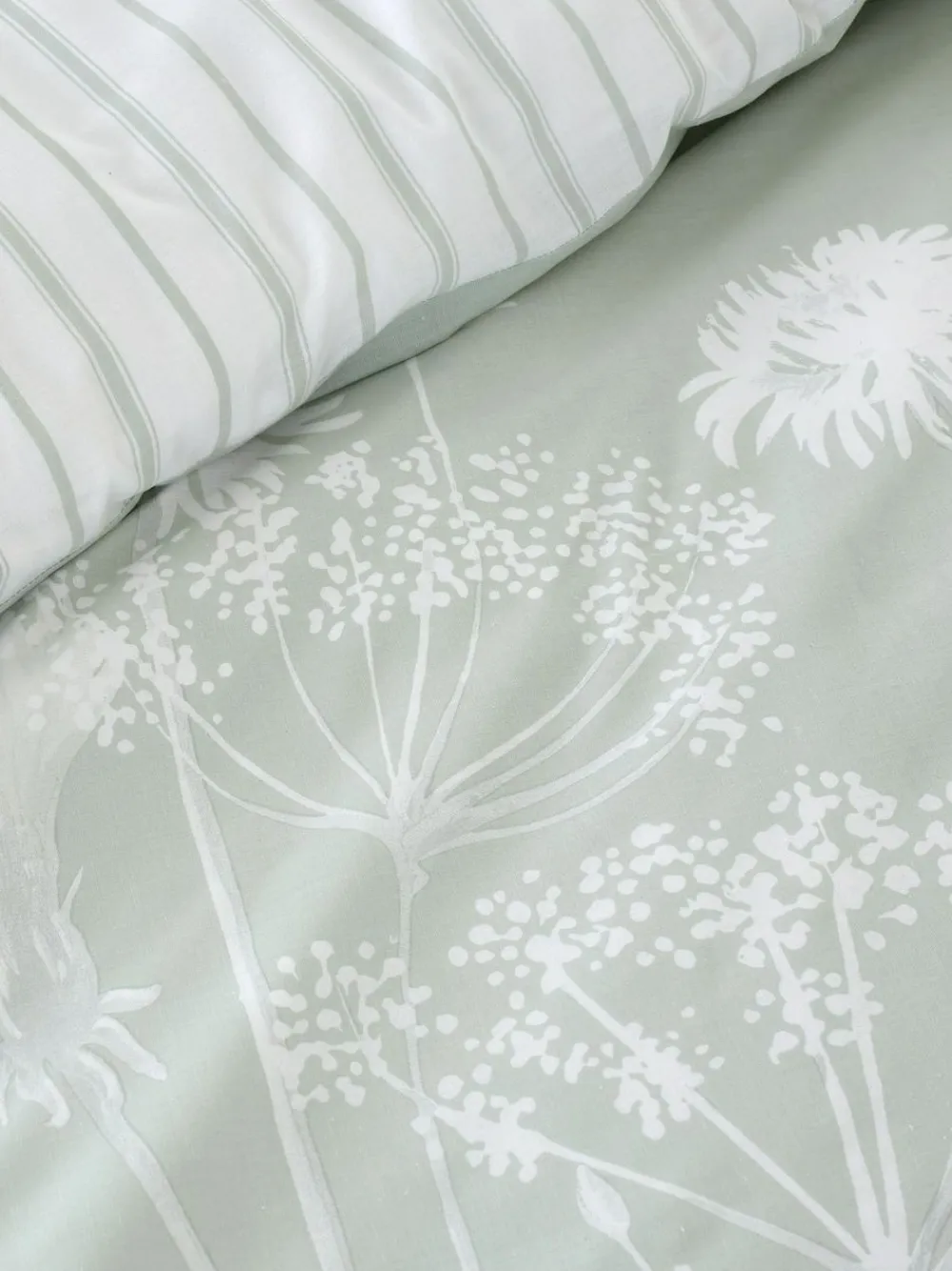 Catherine Lansfield Green/White Meadowsweet Floral Reversible Duvet Cover Set^ Branded Bedlinen|Bedsets & Duvet Covers