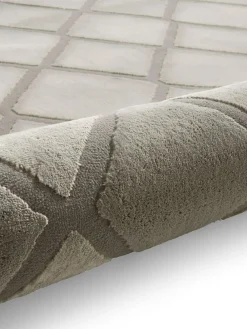 Catherine Lansfield Silver Cosy Diamond Washable Rug