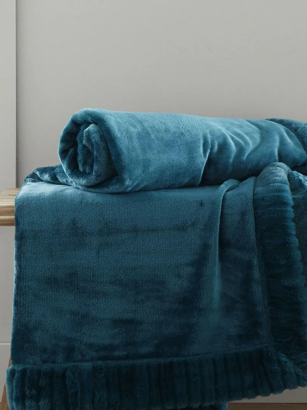 Catherine Lansfield Teal Blue Velvet And Faux Fur Soft and Cosy Throw^ Cushions & Throws