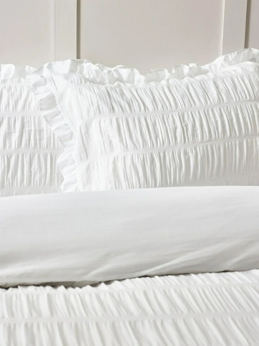 Catherine Lansfield Seersucker Frill Duvet Cover Set^ Branded Bedlinen
