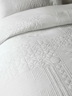 New Catherine Lansfield Folkstone Geo Duvet Cover Set White