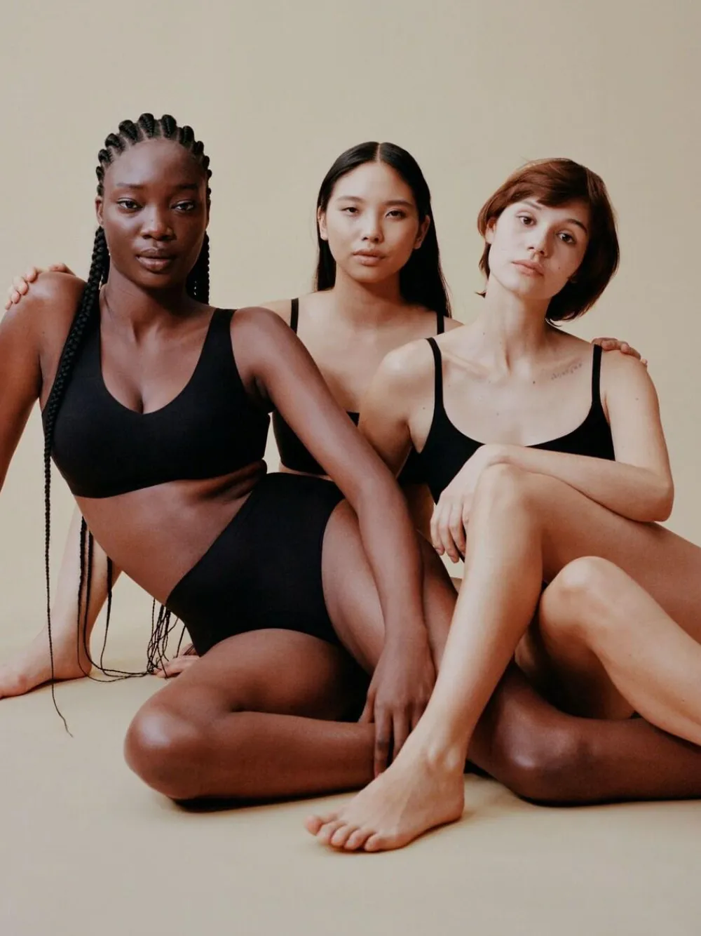 Clearance Chantelle Soft Stretch Seamless V-Neck Padded Crop Top