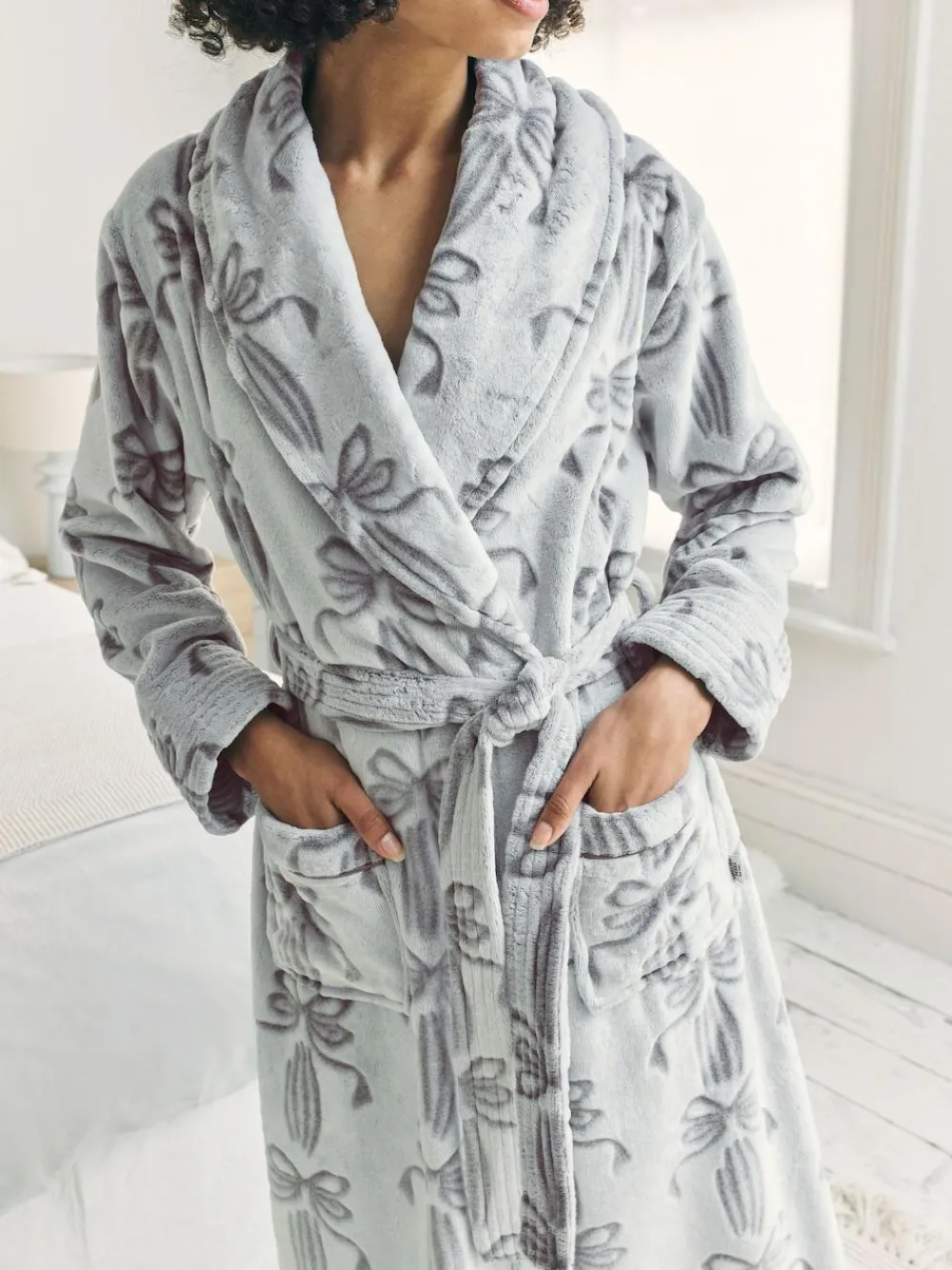 Outlet Chelsea Peers Cream Fleece Burnout Ribbon Bow Long Dressing Gown