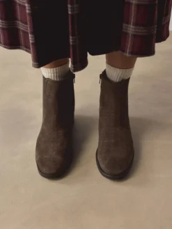 Next Chocolate Brown Suede Embossed Standard/Wide Fit Forever Comfort® Chelsea Ankle Boots^Women Boots & Wellies|Boots