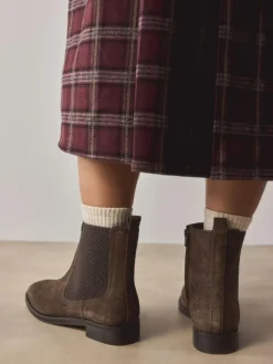 Next Chocolate Brown Suede Embossed Standard/Wide Fit Forever Comfort® Chelsea Ankle Boots^Women Boots & Wellies|Boots