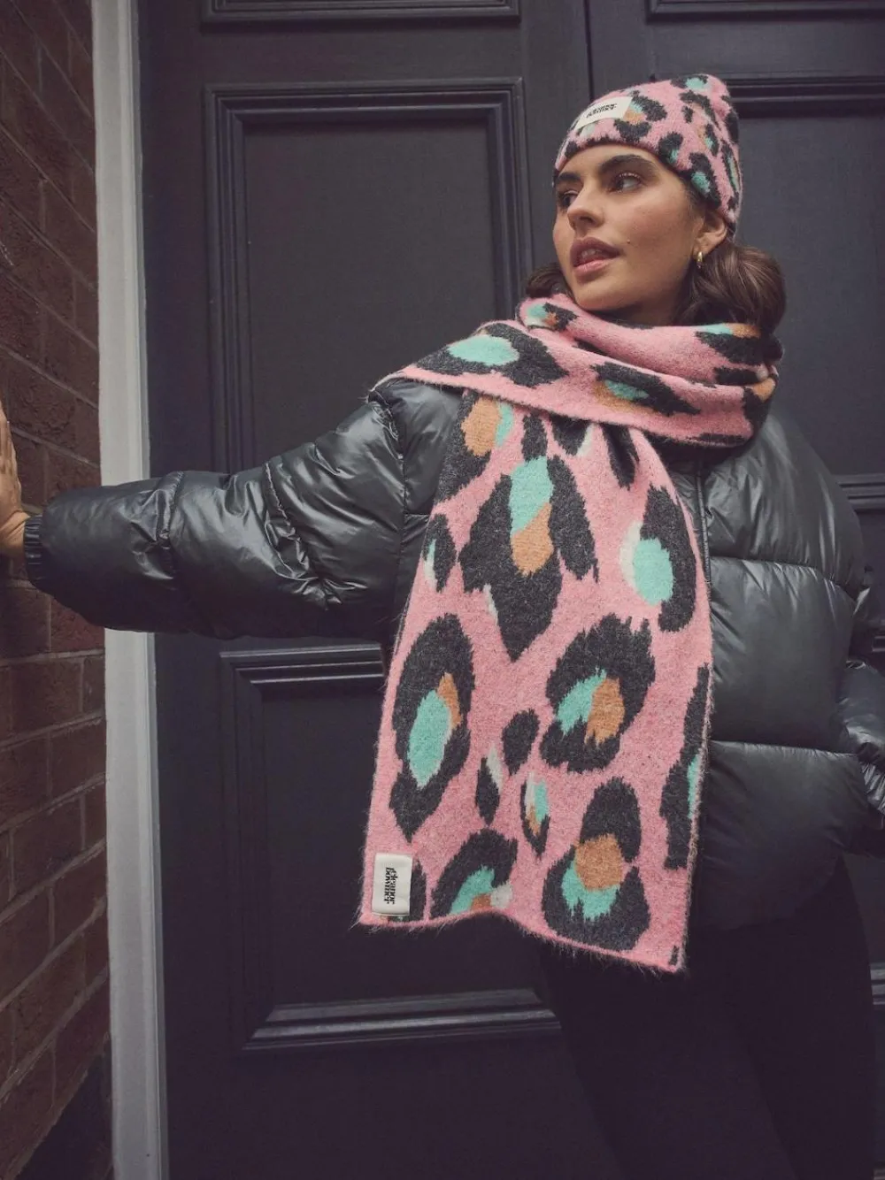 Hot Eleanor Bowmer x Next Chunky Scarf