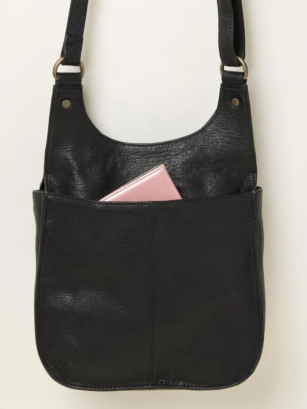 Outlet Fat Face FatFace Anna Oiled Crossbody Bag Black