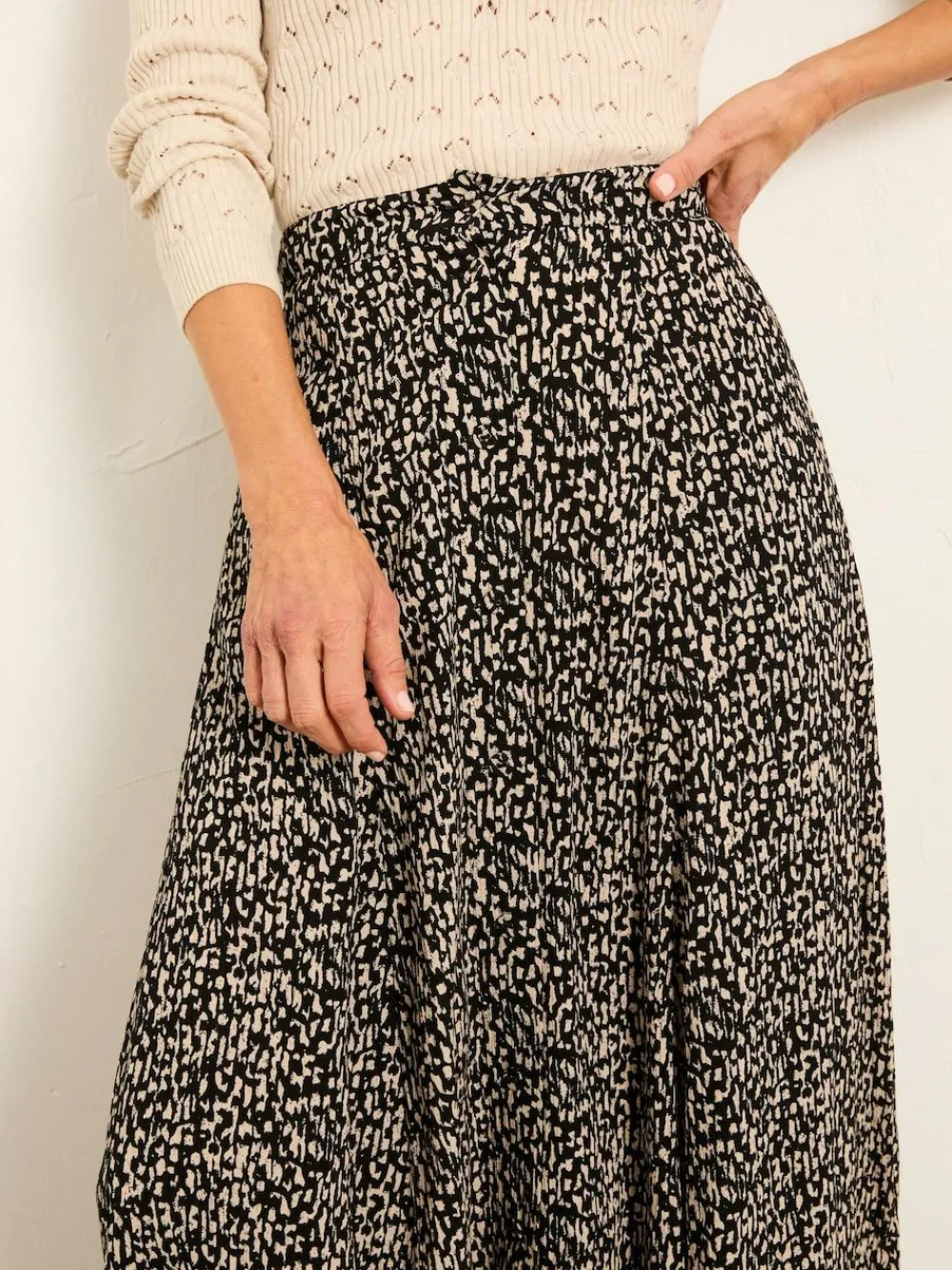 Online Fat Face FatFace Issa Midi Skirt Black Mono Texture