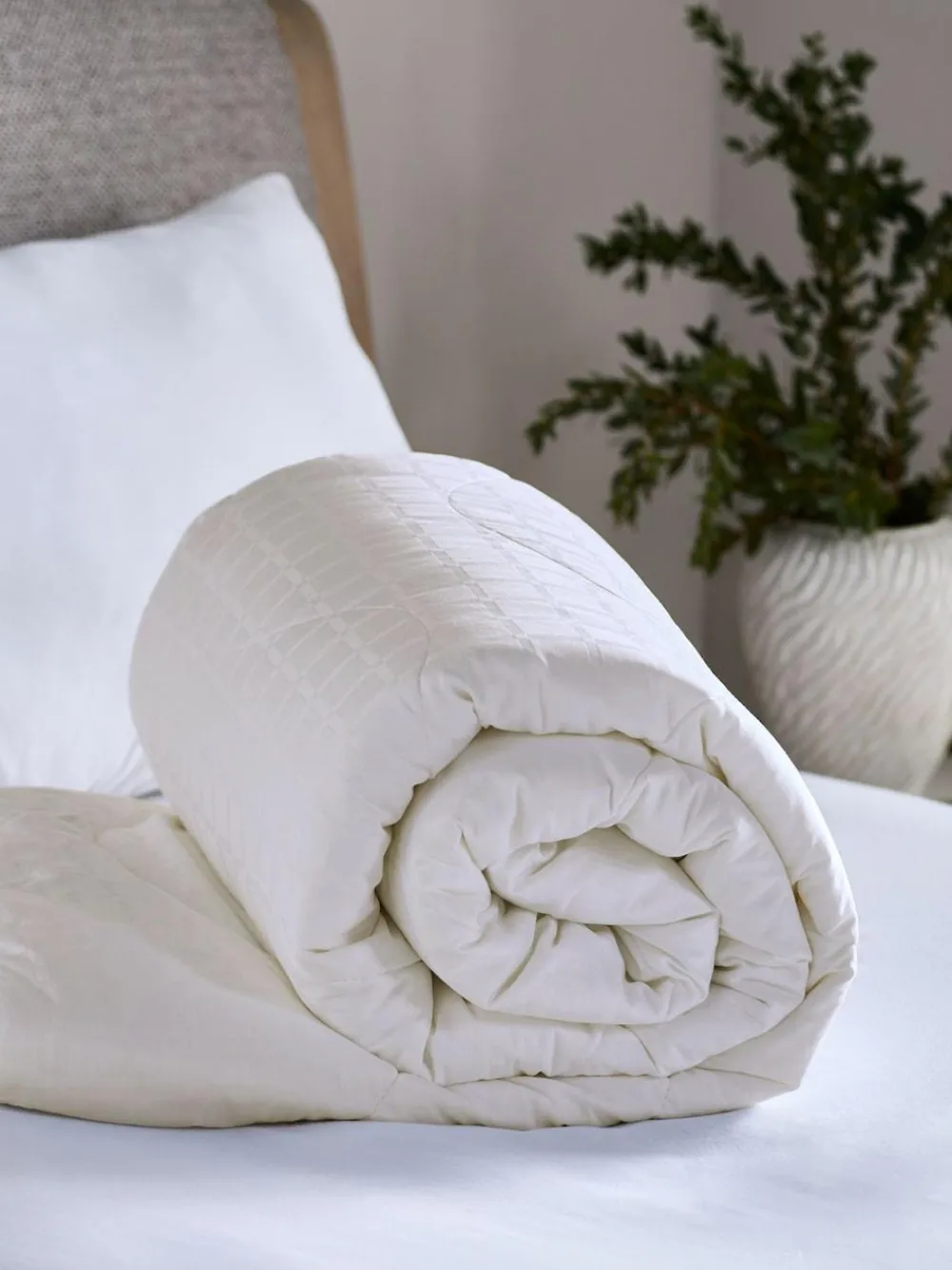 Online Next Feels Like Down 4.5 Tog Duvet