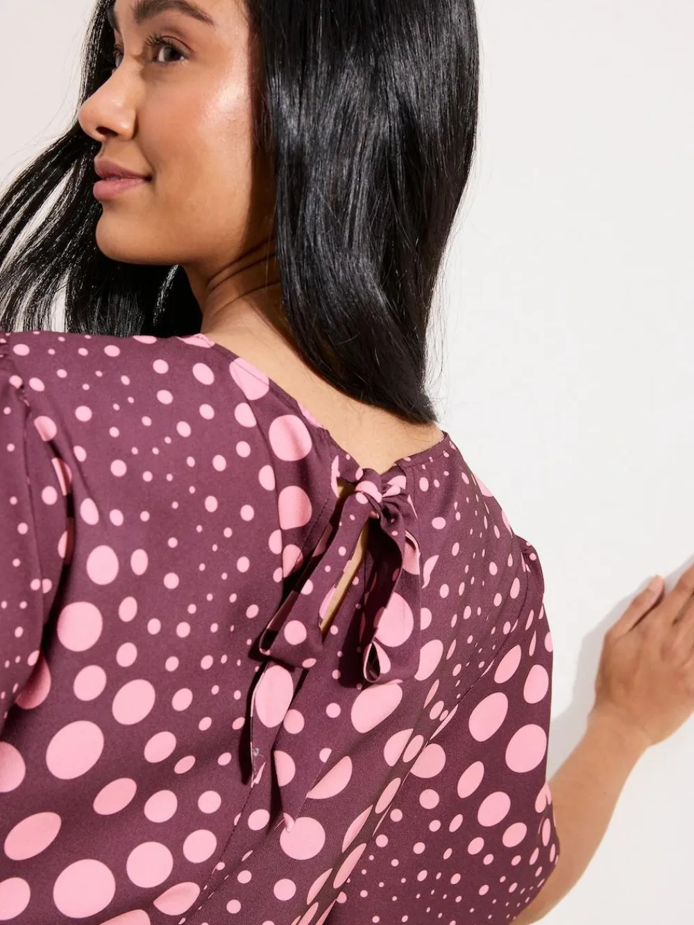 Online Friends Like These Short Sleeve Tie Back Blouse Burgundy Spot