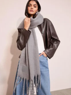 Friends Like These Cosy Brushed Blanket Scarf^Women Hats, Gloves & Scarves|Hats, Gloves & Scarves