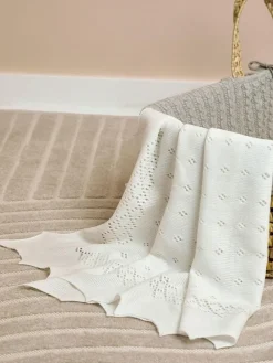 New Jojo Maman Bébé Traditional Newborn Shawl