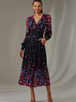 Outlet Jolie Moi Dalia Symmetrical Print Lace Maxi Dress Pink