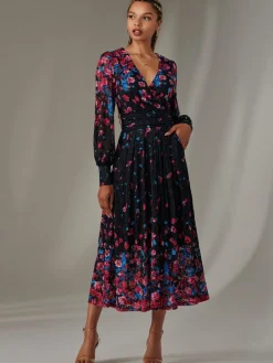 Outlet Jolie Moi Dalia Symmetrical Print Lace Maxi Dress Pink