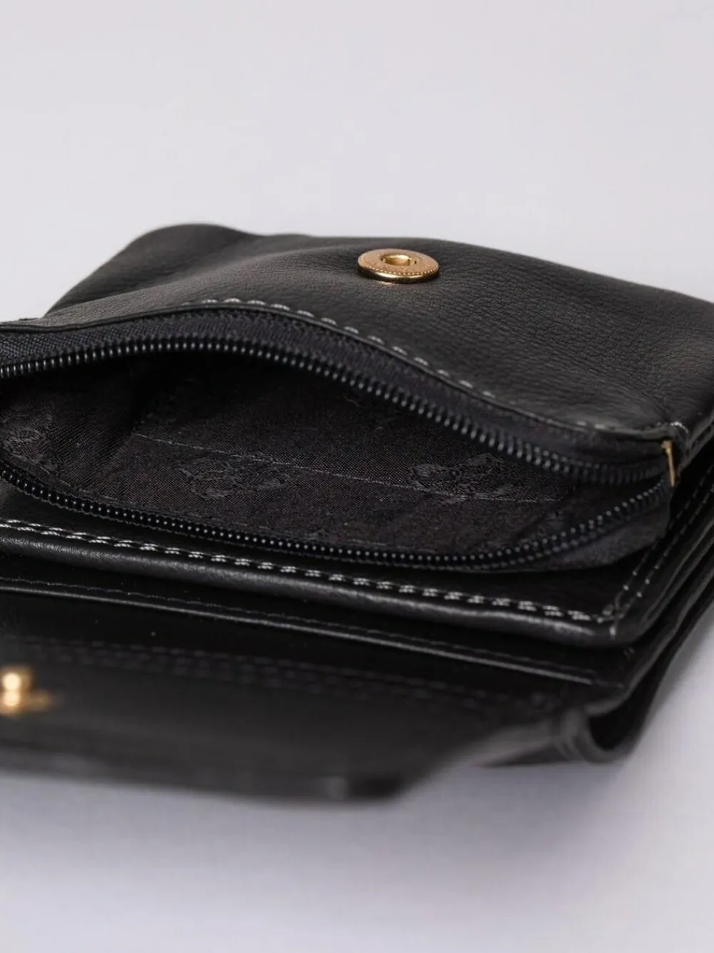 Hot Lakeland Leather Black Small Leather Flapover Purse