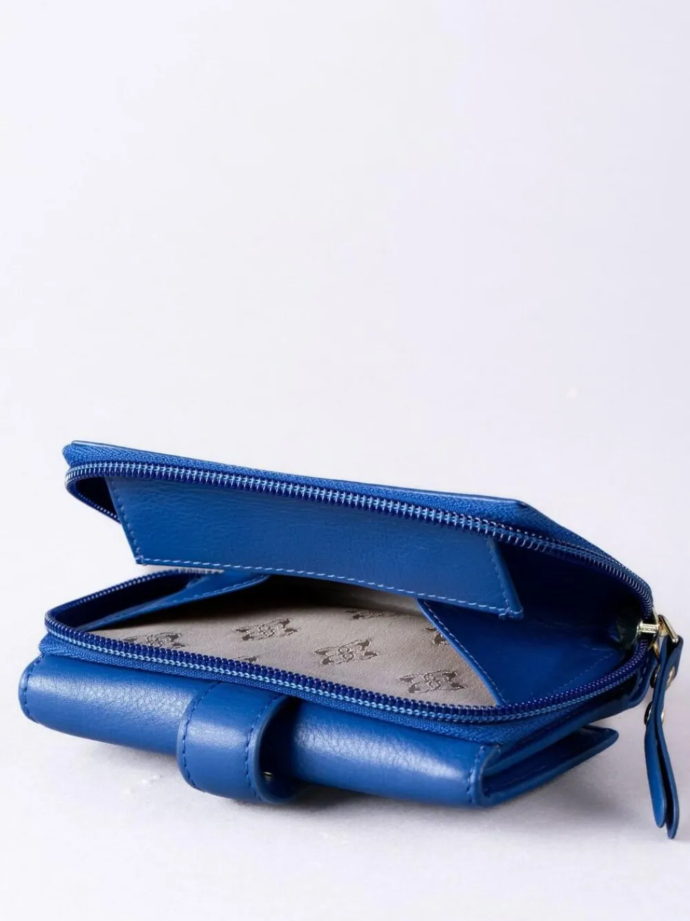 Discount Lakeland Leather Blue Light Medium Icon Stud Tab Purse