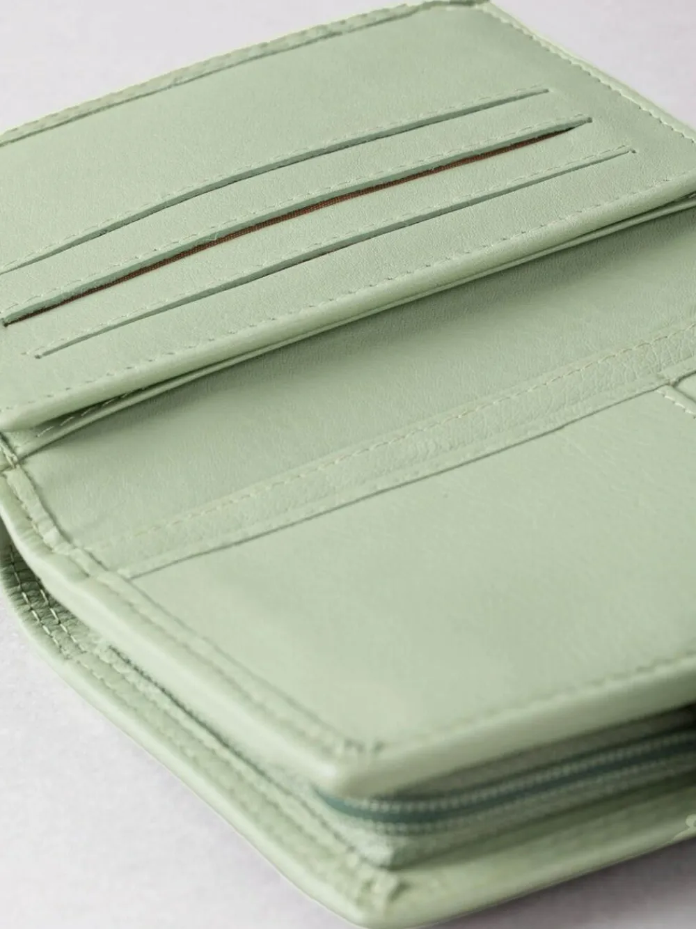 Hot Lakeland Leather Green Small Tab Purse