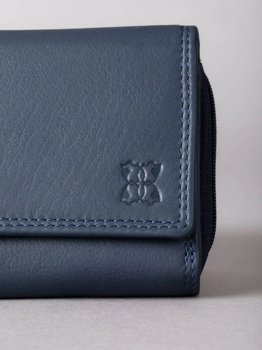 Lakeland Leather Navy Blue Small Purse^Women Purses