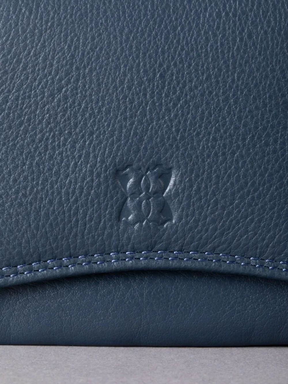 New Lakeland Leather Navy Small Leather Flapover Purse