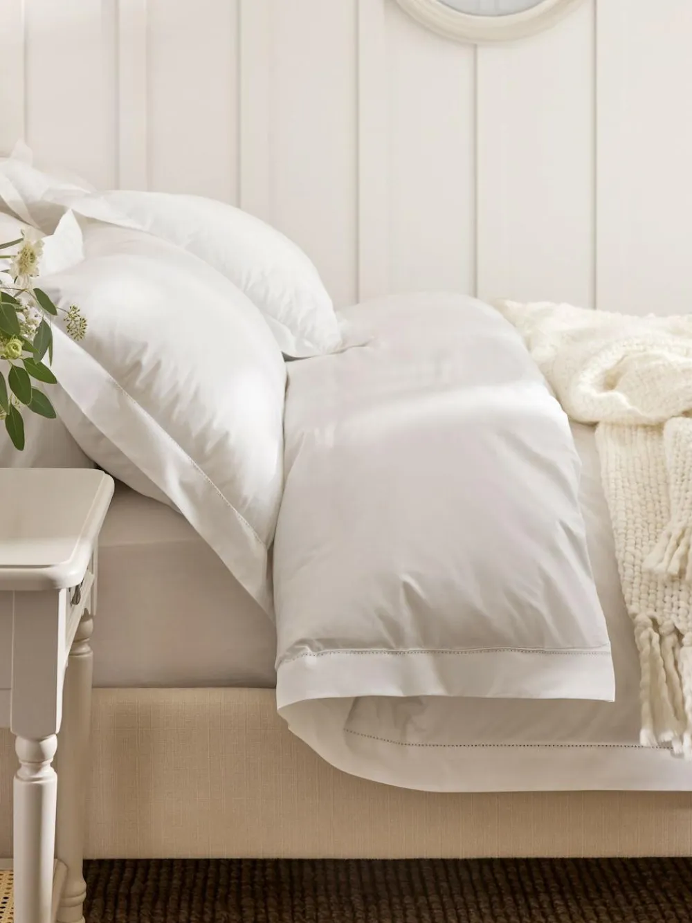 Hot Laura Ashley White Hemstitch 200 Thread Count Duvet Cover and Pillowcase Set