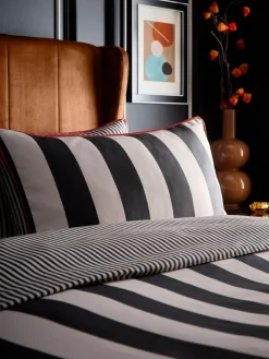 Outlet Laurence Llewelyn-Bowen Black Festivo Circus Stripe Duvet Cover Set