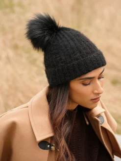Online Love & Roses Black Cosy Pom Hat