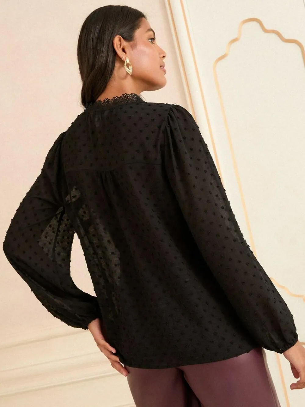 Love & Roses V-Neck Lace Long Sleeve Dobby Blouse^Women Blouses & Shirts