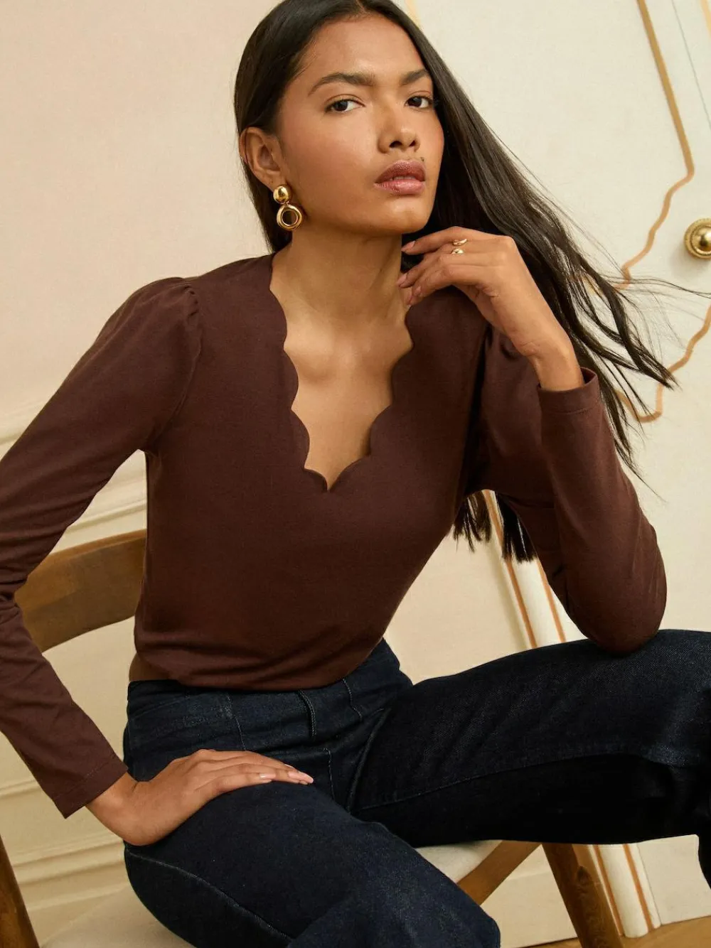 Love & Roses Chocolate Brown Scallop V-Neck Long Sleeve Jersey Top^Women Tops & T-Shirts|Occasionwear