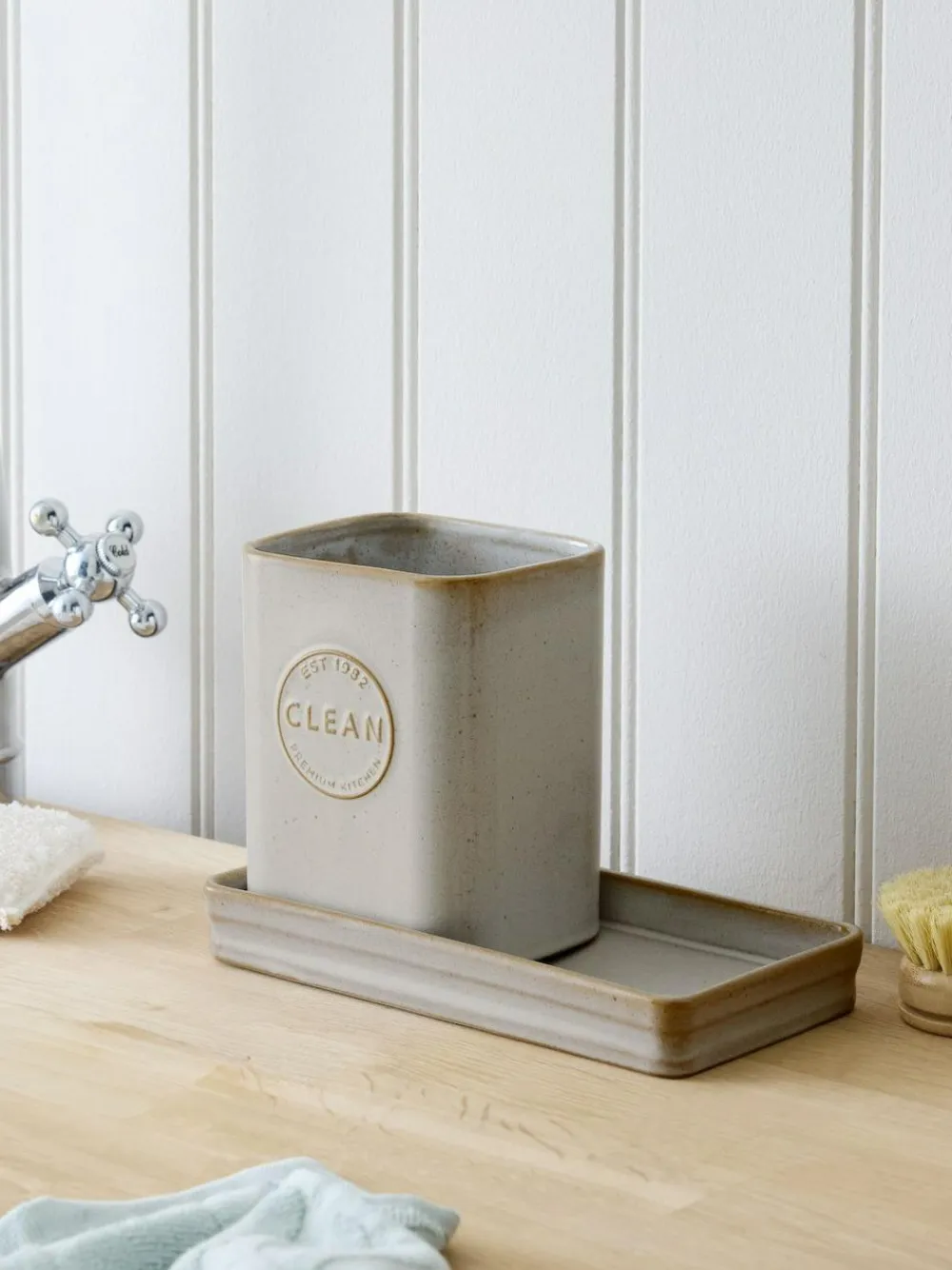 New Next Natural Country Badge Ceramic Sink Caddy