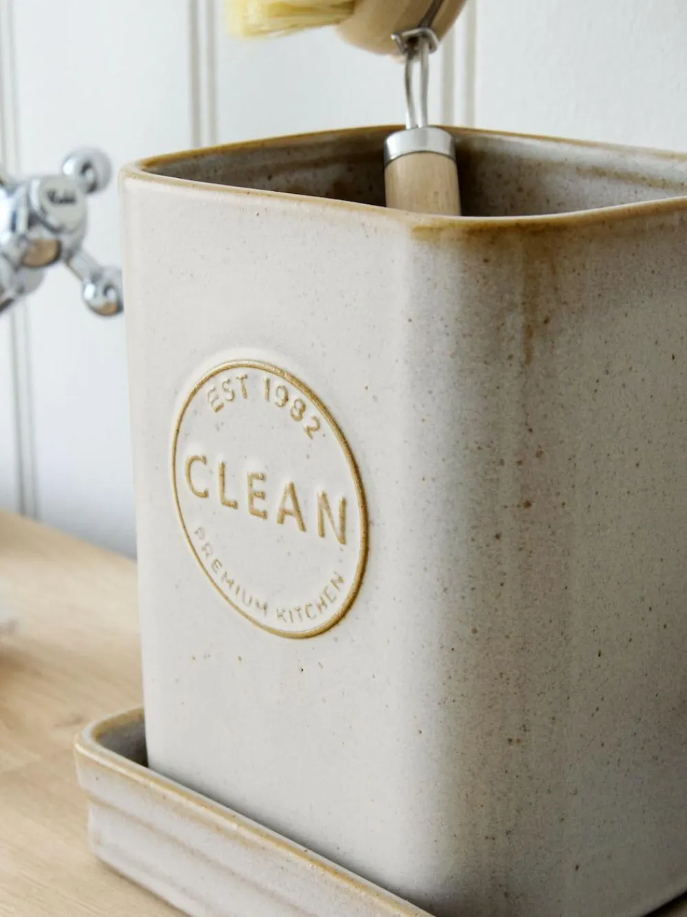 New Next Natural Country Badge Ceramic Sink Caddy