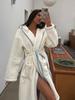 Best Never Fully Dressed Cream Octopus Borg Fleece Robe