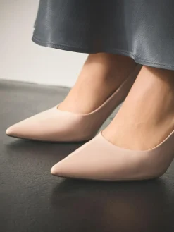 Hot Next Standard/Wide Fit Forever Comfort® Point Toe Court Heels Nude