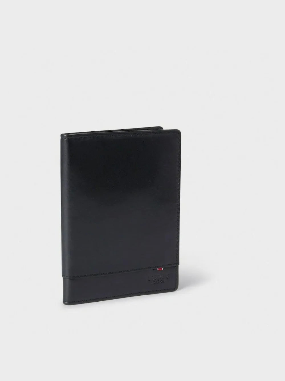 Osprey London The London Leather Passport Cover Black