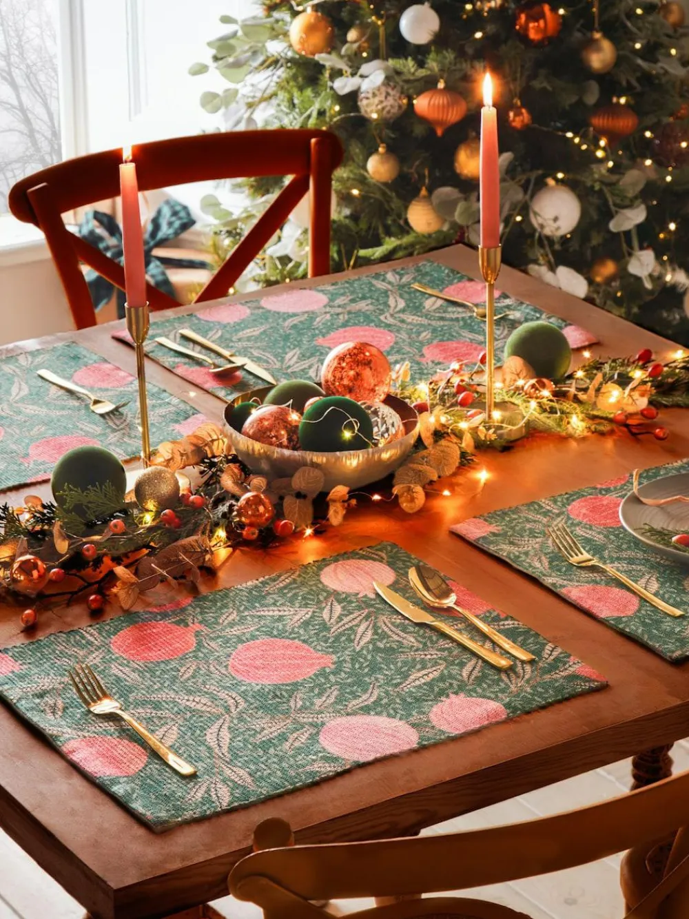 Paoletti Set of 4 Green Pomegranate Christmas Table Placemats & Large Table Runner^ Table Linen, Placemats & Coasters