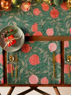 Paoletti Set of 4 Green Pomegranate Christmas Table Placemats & Large Table Runner^ Table Linen, Placemats & Coasters