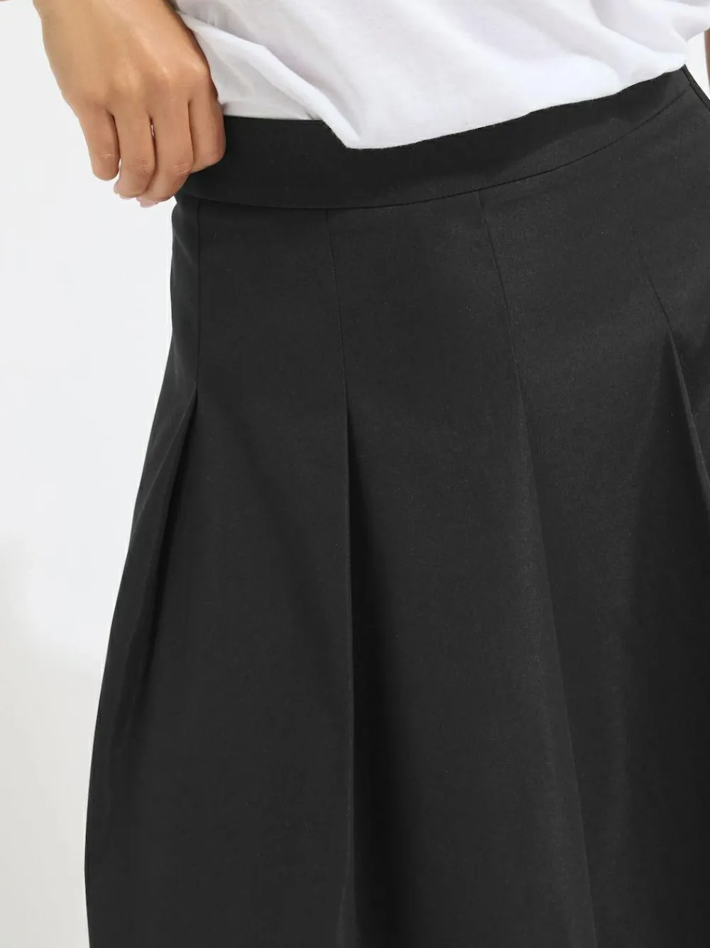 Clearance PixieGirl Petite Black Pleated Full Midaxi Skirt